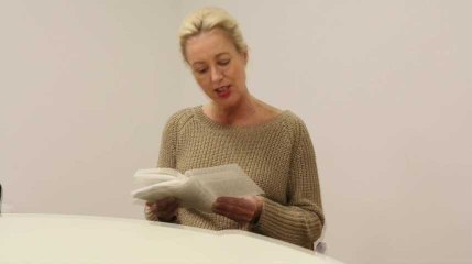 La Louvière : Valérie Bauchau lit un extrait de "Sylvia" de Sylvia Plath