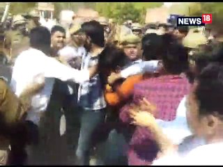 अजमेर में प्रदर्शनकारी छात्रों पर पुलिस ने किया बल प्रयोग, गोदारा हिरासत में