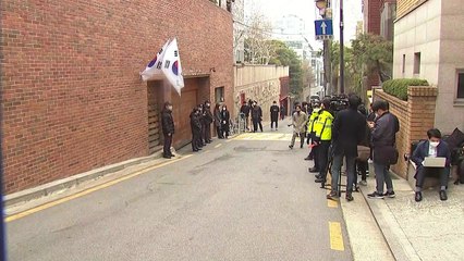 "지지자, 측근도 없었다"...MB 자택 적막 / YTN