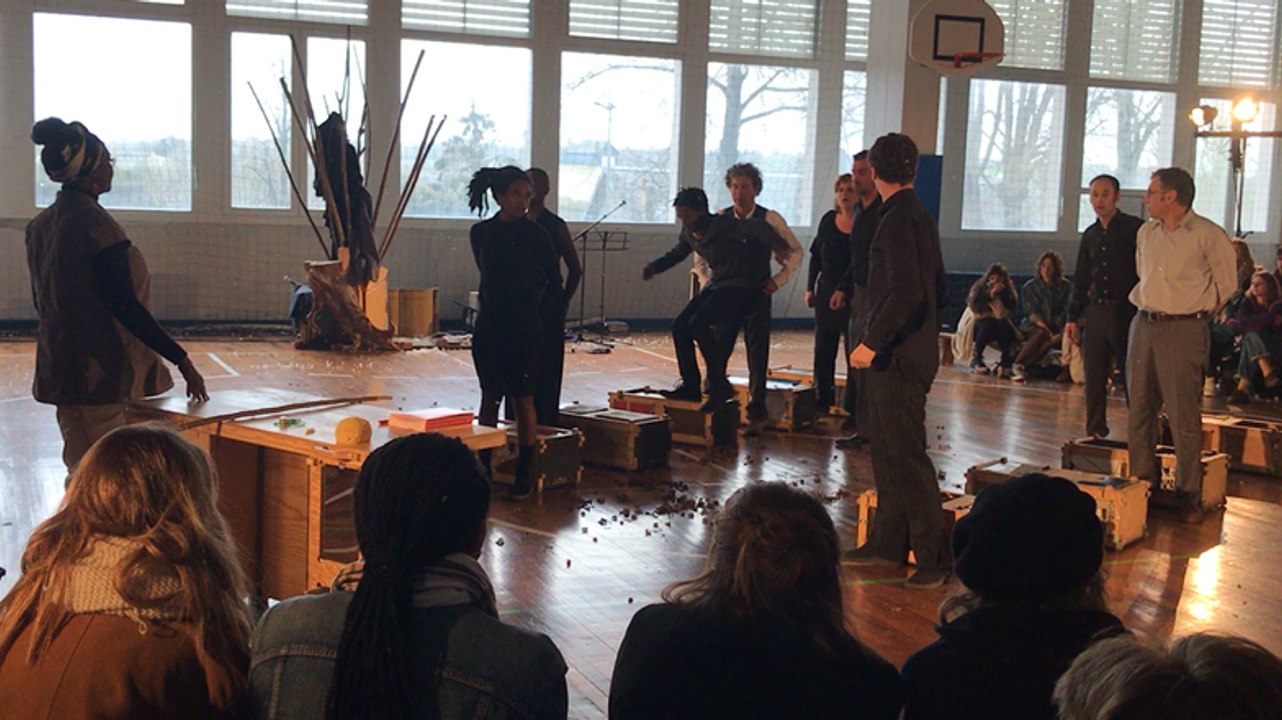 Sentiers de la Mémoire : des comédiens résument en une scène le risque de l’oubli