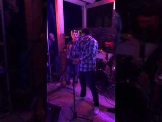 Julión Álvarez cantando para La Mejor