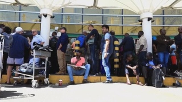 Cientos de pasajeros pierden vuelos por una huelga en aeropuertos de Kenia