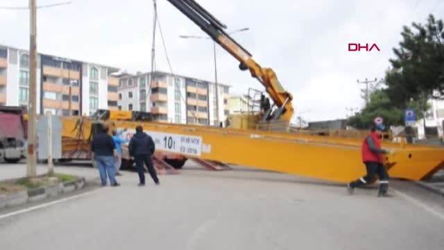 Tekirdağ Tır Dorsesinin Üzerindeki 10 Tonluk Vinç Yola Düştü