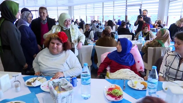 Semiha Yıldırım, Darülaceze sakinleriyle buluştu - İSTANBUL