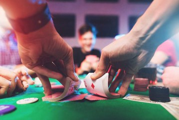 Poker für Anfänger: Top Tipps, um schnell besser zu werden 🎯