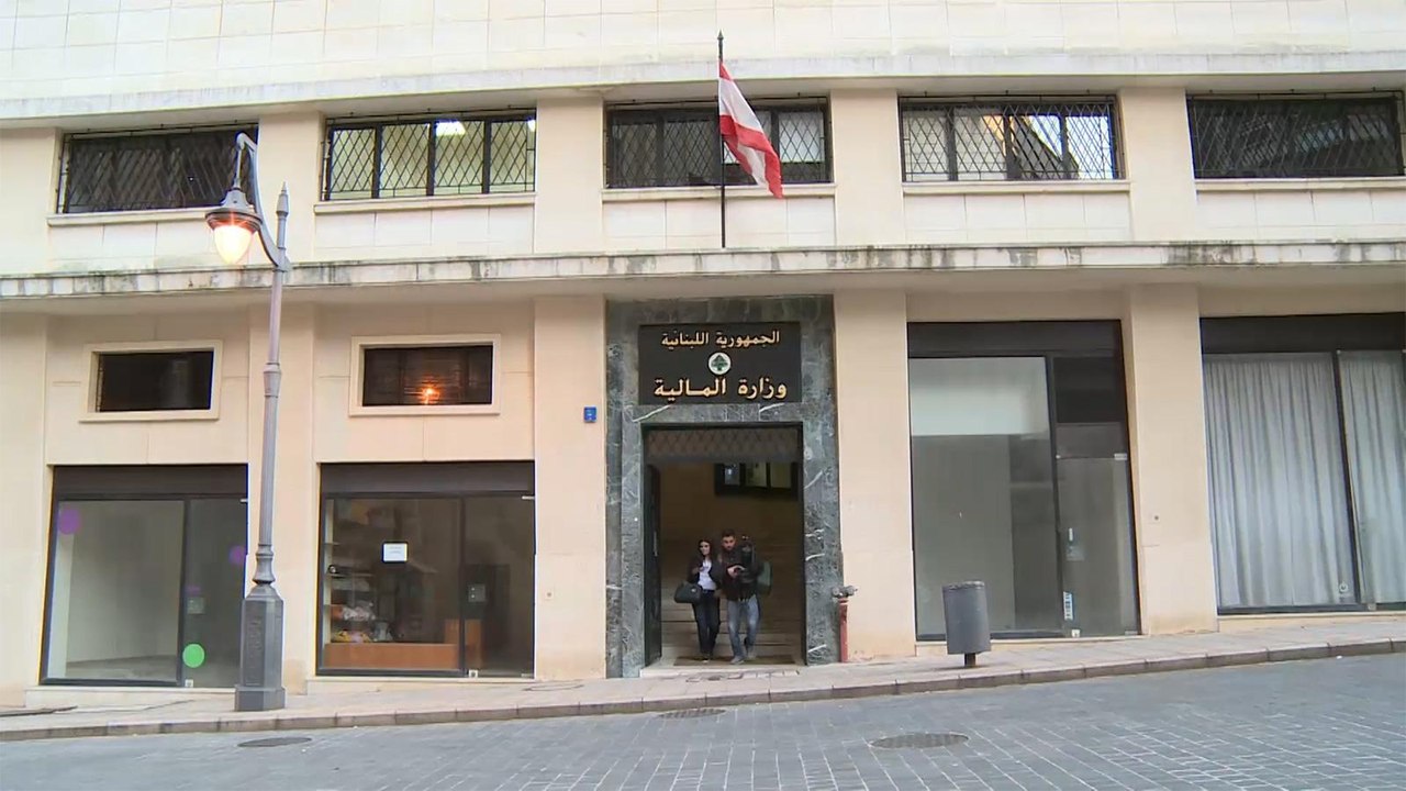 هل يتسبب ملف مكافحة الفساد بانقسام سياسي جديد بلبنان؟