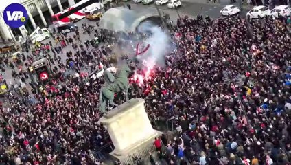 WOW! Ajax-fans bouwen groot feest in Madrid tijdens Entrada