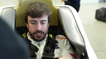 Video herunterladen: Fernando Alonso se hace el asiento para las 500 MIllas de Indianápolis