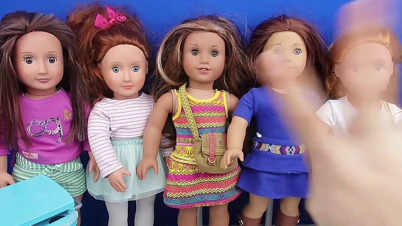 BUSE, GÜL ABLANIN KESTİĞİ SAÇI BEĞENMEDİ! 5 OYUNCAK BEBEKLE KUAFÖRCÜLÜK OYUNU SAÇ BAKIMI BidünyOynck