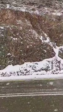 Snow falls on Jabal Al Lawz mountain in Tabuk | تساقط الثلوج على جبل اللوز في تبوك