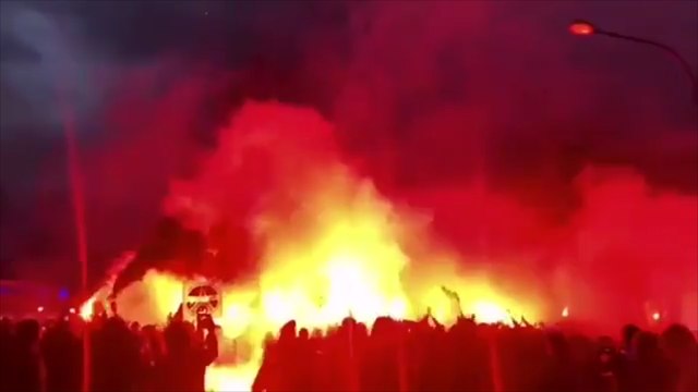 Les supporters du PSG déja très chauds avant le choc face à Manchester United