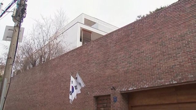 보석 뒤 첫날 밤 보낸 MB...자택 앞 '적막' / YTN