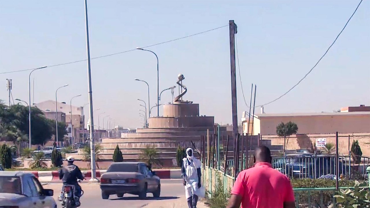 الحكومة الموريتانية تحل عشرات الأحزاب لعدم تجاوزها العتبة الانتخابية