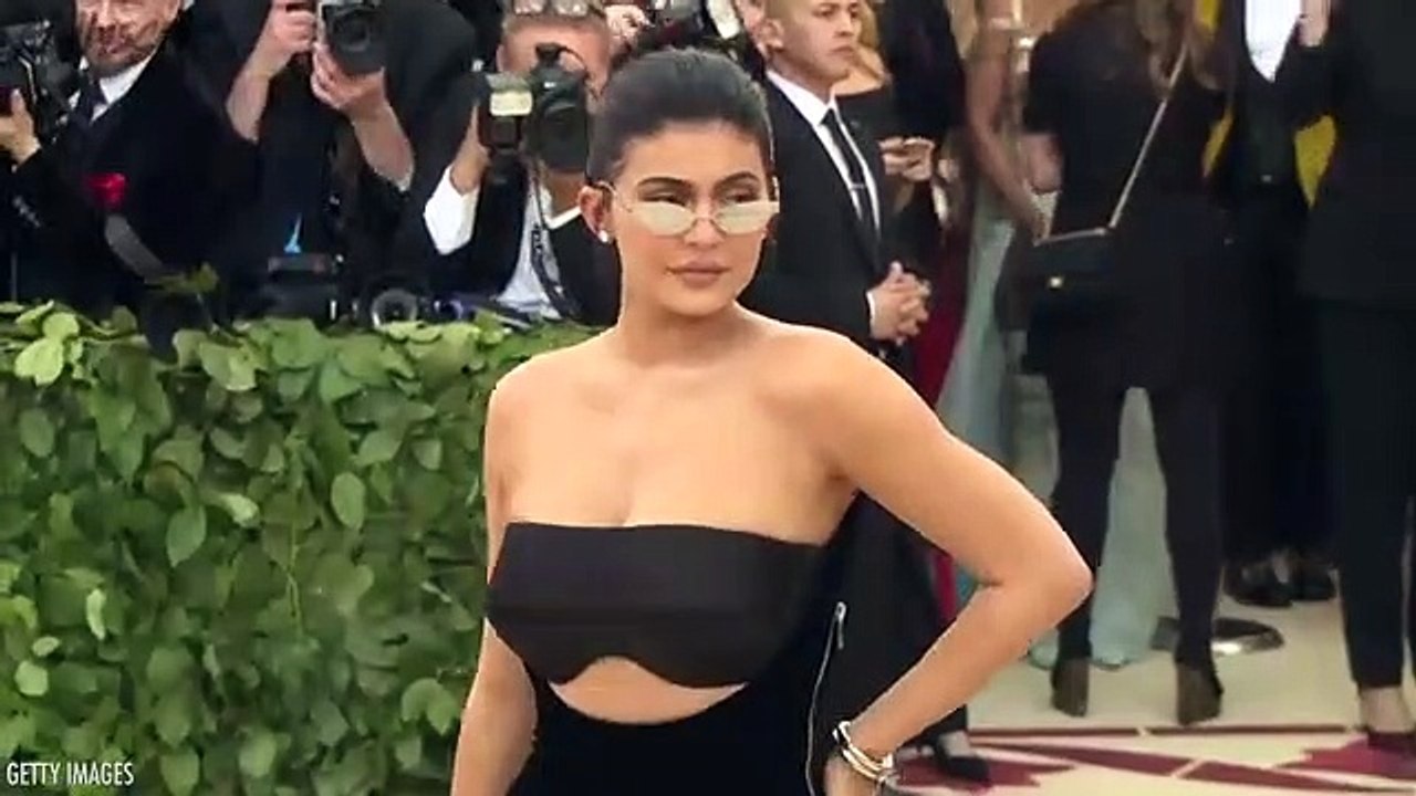 Kylie Jenner STILL Not Talking To Jordyn Woods! Demi Lovato BREAKS UP With Henry Levy! | DR