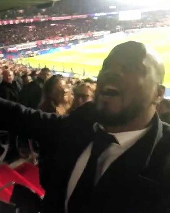 Quand Patrice Evra et Paul Pogba jubilent de la victoire de MU face au PSG !