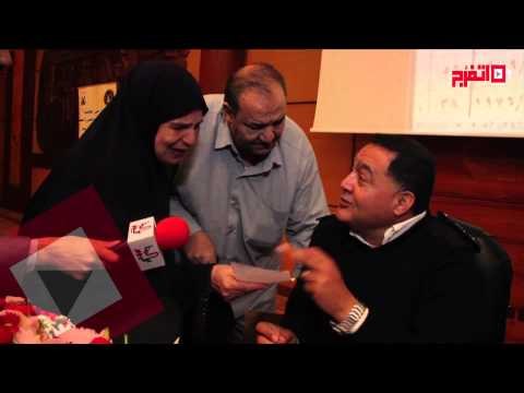 سيدة تقبل يد ضابط فى قرعة الحج: والنبى عايزة أحج