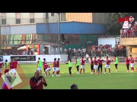 اتفرج| أولتراس اهلاوي يحتفل بمؤمن زكريا في مدرجات التتش