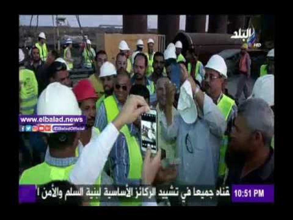 صدى البلد |أحمد موسى يلتقط صورة تذكارية مع العا...