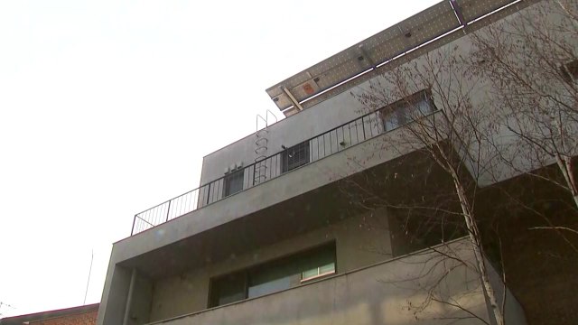 MB, 보석 석방 이틀째...오전 내 자택 앞 '한산' / YTN