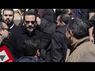 اتفرج | السقا وماجد المصري في جنازة والد أمير كرارة