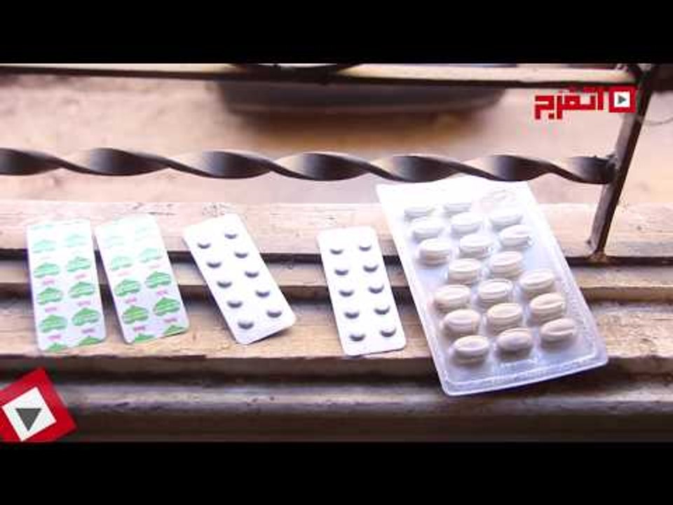 اتفرج | أمين شرطة بدون سلاح في مواجهة مسجلين خطر يهددون سكان عقار