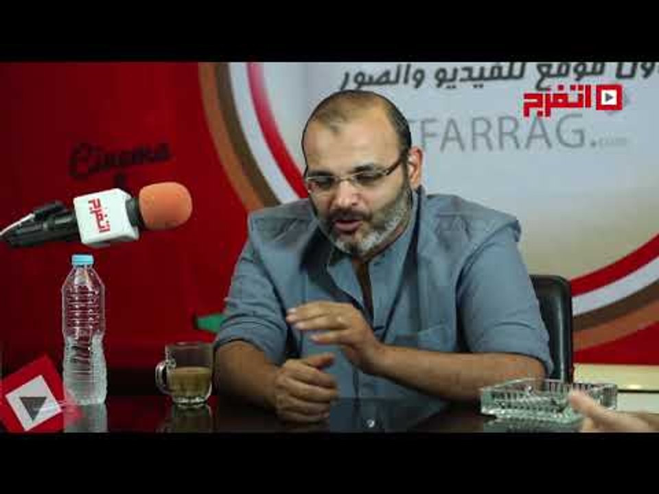 اتفرج | أيمن بهجت قمر: عشت «أسود أيام حياتي» بسبب ألبومات عمرو دياب