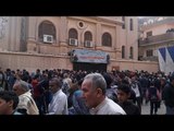اتفرج | الألف المواطنون يحتشدون أمام كنيسة مارمينا بحلوان