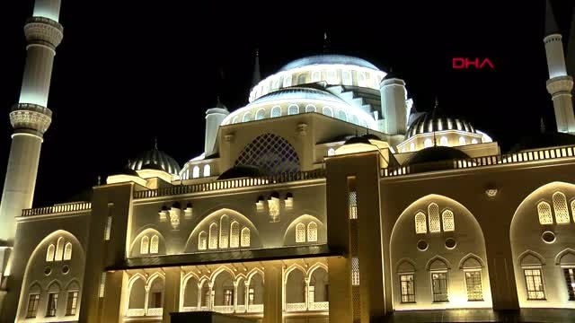 Çamlıca Camii'nde İlk Ezan Okundu