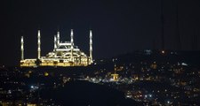 Cumhuriyet Tarihinin En Büyüğü Olan Çamlıca Camii'nde İlk Ezan Okundu