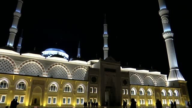 Çamlıca Cami'de İlk Ezan Okundu (2)