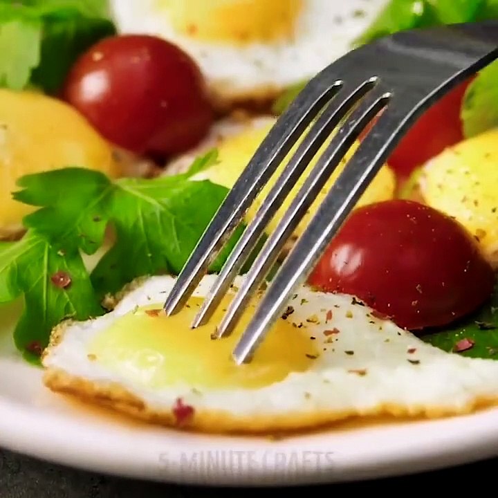 ---18 CRAZY AND DELICIOUS EGG HACKS