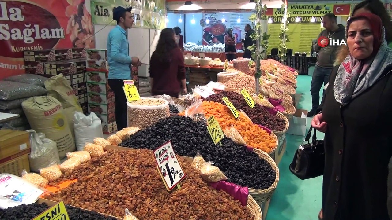 Van’da ‘Yöresel Ürünler ve Hediyelik Eşya Fuarı’  yüzleri güldürüyor