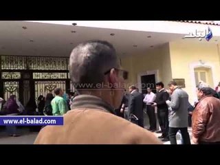 مأمور قسم السيدة زينب يتفاوض مع مدرسى الجيزة لإنهاء تظاهراتهم