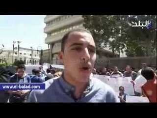 تظاهر عدد من الشباب أمام "الوزراء" للمطالبة بالتعيين في "الكهرباء والبترول"