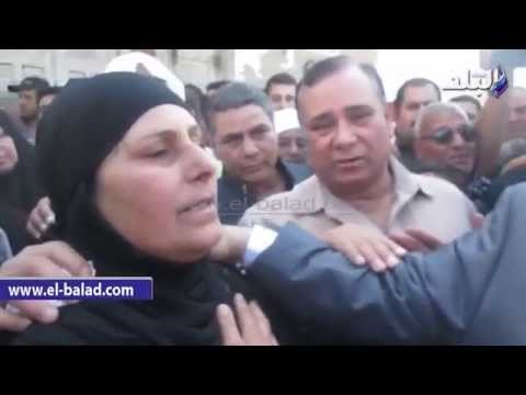 والدة شهيد الدقهلية للمحافظ: فخورة بابني.. بنحبك ووراك يا سيسي