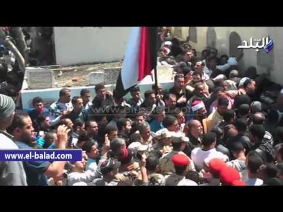 أهالي البجلات بالبحيرة يشيعون جثمان شهيد الواجب في أحداث العريش