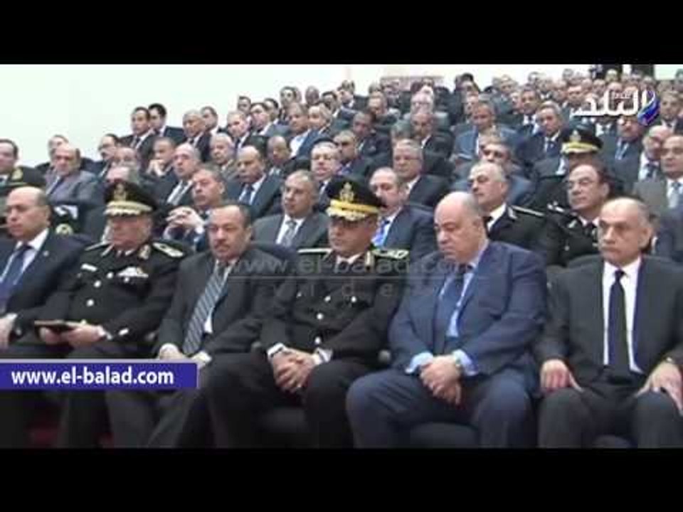 إجتماع السيد وزير الداخلية بعدد من قيادات الوزارة ومفتشى الأمن العام
