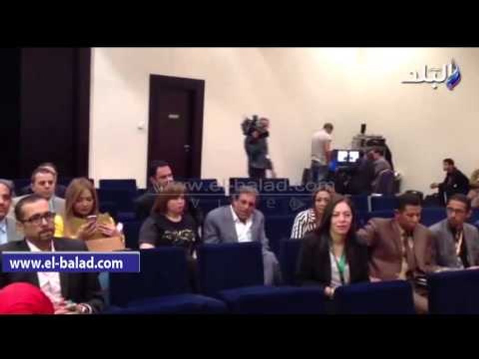 خالد يوسف وليلي علوي والهام شاهين في مؤتمر المستثمرات العرب‎