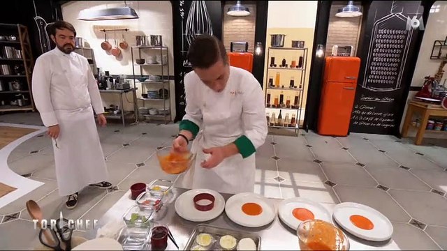 Pris par le temps et le stress, un candidat de Top Chef ne parvient pas à terminer son plat - Regardez