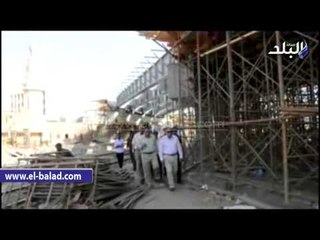 محافظ أسوان يتفقد الأعمال الجارية بالكوبري العلوي بالجزيرة