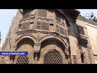 القمامة تحاصر القاهرة القديمة بـ"الجمالية"..والمواطنون:الزبالة بتتشال في زيارات الوزراء