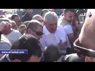 مسنة لمحلب: " أنا مش بمثل ولا برسم أنا عاوزة شقة"