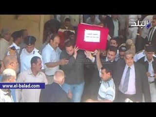 المئات يشيعيون جنازة المستشار مجدي مبروك شهيد العريش لمثواه الأخير بالإسكندرية