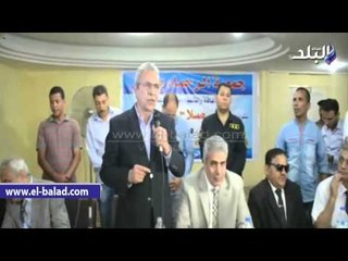 تكريم أول كفيف يحصل على دكتوراه في الإعلام بالمنيا