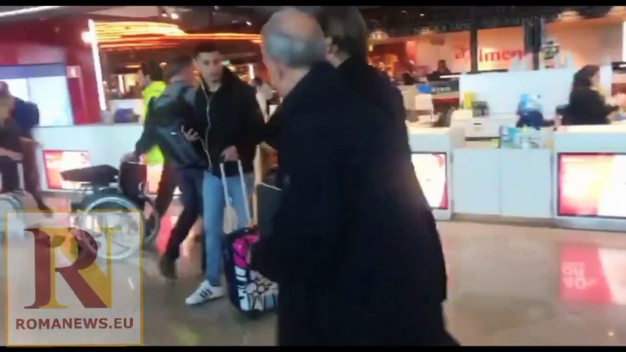 La Roma in partenza da Porto (7/03/2019)