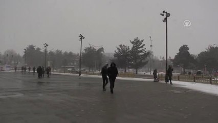 Doğu Anadolu'da Yoğun Kar Yağışı ve Tipi