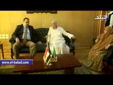 محافظ الفيوم يكرم مسن تبرع بقطعة أرض للمحافظة قيمتها 100 مليون جنيه