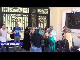 تظاهر"معلمو الحصة"أمام التعليم وسط هتافات "كل يوم جايين.. مش هنمشى إلا بالتعيين"