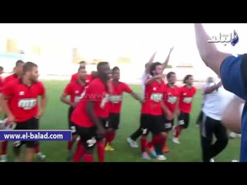 لاعبو الواسطى يرقصون باستاد الفيوم بعد فوزهم على تليفونات بنى سويف