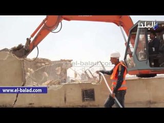 أعمال هدم مبنى الحزب الوطنى المنحل